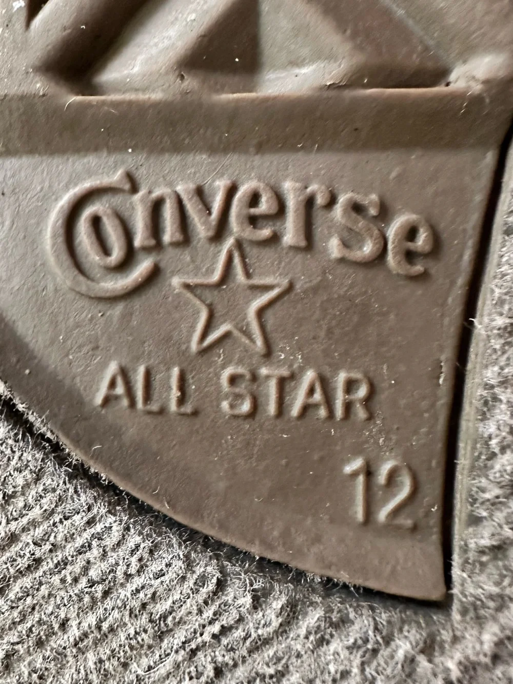 Converse low top